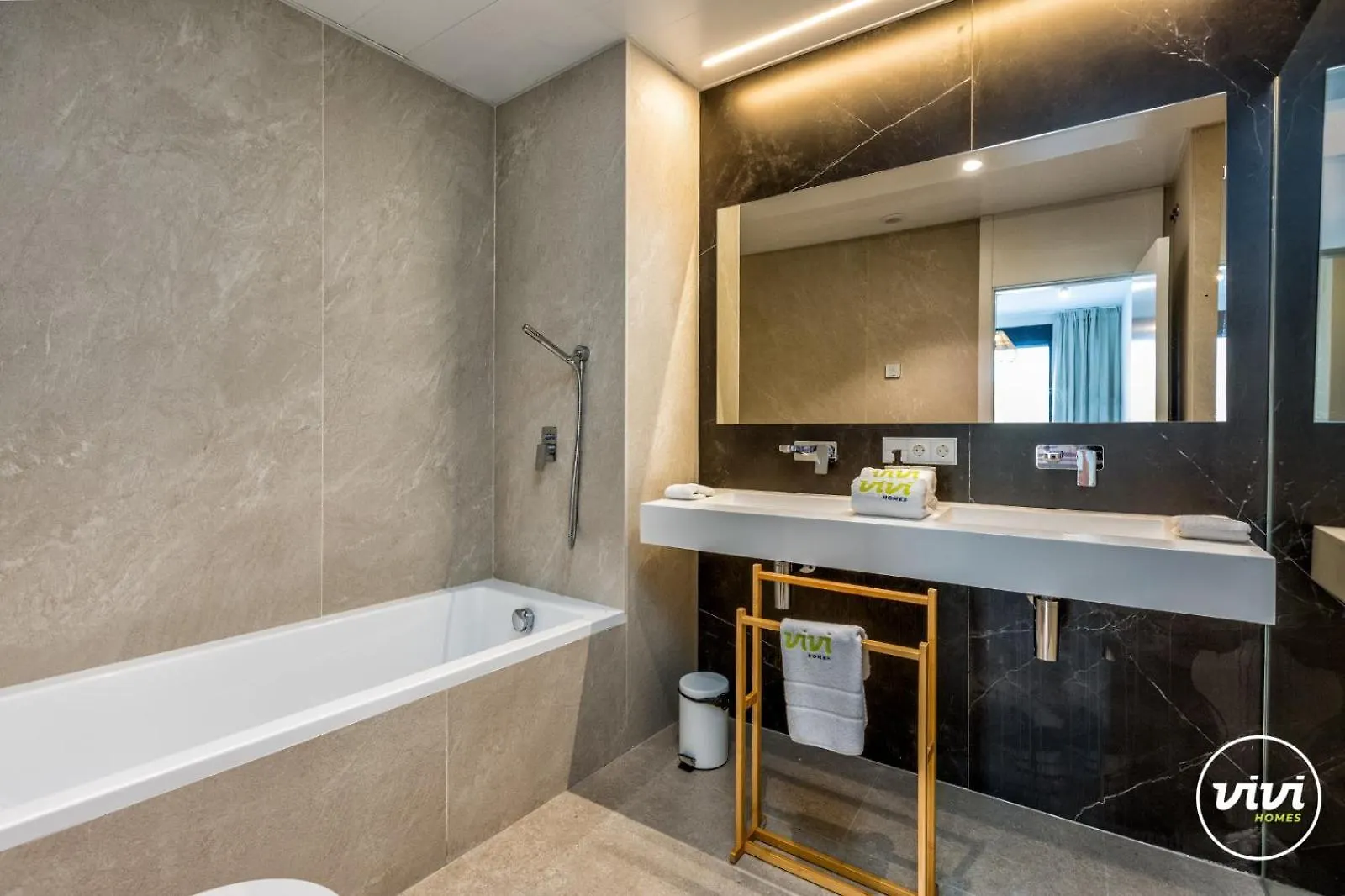 Apartamento Vivi Homes - Rembrandt Pool, Sauna, Gym & Sea View Torremolinos Espanha