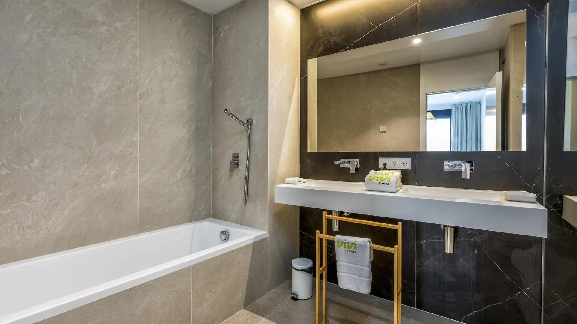 Vivi Homes - Rembrandt Pool, Sauna, Gym & Sea View Torremolinos Apartamento